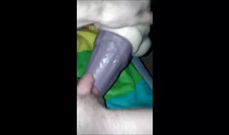 兄は、ゴムボールを投げる妹に水を持っています同じ父異なる母親がそれにあり、彼女は彼を追求するとき、その後、彼らの継母は彼女が男を吸ってい 女性 専用 無料 エッチ 動画