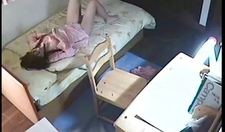 成熟した女性は彼女の夫のコックを吸うと、彼と一緒にクールな性交を持っています 無料 av シュガール