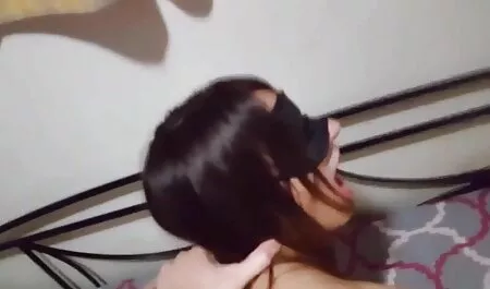 角質の成熟したお母さんは、彼女の口の中で兼を得て、素晴らしいと深いblowjobを描く、熱狂的に彼女の息子bonerを吸います おっぱい 鈴木 一徹