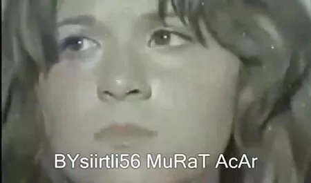 若いロシアの雛に膝へくそへ彼女のボーイフレンド後cunnilingus 女性 向け の エッチ 動画