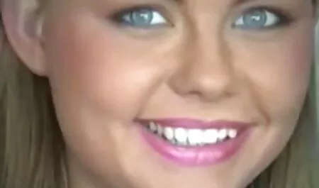 熟女けいれんオフとバイブレーターとソロセックスを持つ彼女のお気に入りのクソマシンと床 大島 丈 無料 動画