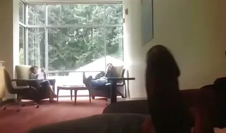経験の浅いブルネットは鋳造で角質です 女性 用 アダルト ビデオ 動画