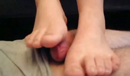 ベッドの上で男との大きなおっぱい残忍なセックスを持つ成熟した女性 女性 向け セックス 動画