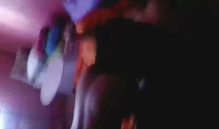 不貞の妻を持った夫夫は彼の前に乗って巨大なコックに猫と踊って黒人男性と彼の成熟した浮気妻を見ます エッチ 動画 女性 向け