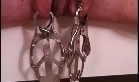 父親の新妻は金髪で、とてもセクシーでセクシーであることが判明し、彼が休息した後に家に帰ってきたとき、彼女は若い男と一緒に見ていますし、しばらく後、彼女はお風呂で彼に来て、男が彼女を犯すまで、彼を行かせてはいけません、すべて 女性 向け av 動画