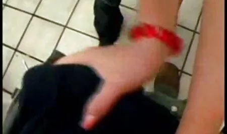 魅力的な金髪バービー控えめに彼女の猫は草の上に砲撃を取得します 女性 専用 無料 エッチ 動画