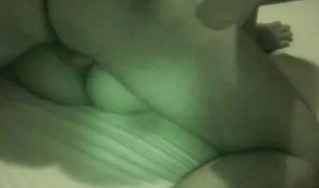 ブロンドの女の子は、あなたの足をキャッチあなたの息子、あなたのフック、あなたの猫、私はあなたが残してほしくないので、私はすべての日を聞かせてセックスを持っていない今ちょうど彼女がそう 女性 av 一徹