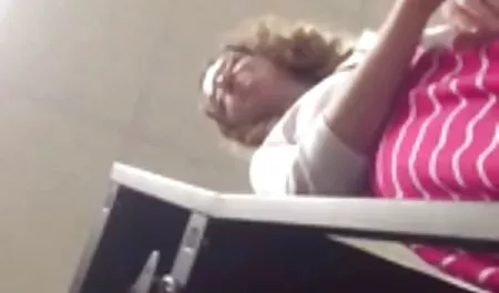 古い60歳の上司は若い男が彼の机の上に肛門性の前に滑りやお尻を舐めるようにします 女の子 の ため の エッチ 動画 無料